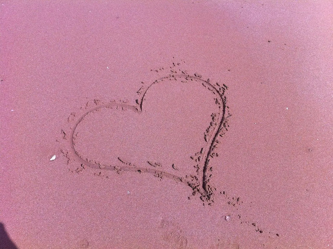 Word de Liefde die Je Bent ♡ Bloei Open in Liefde voor Jezelf - MaanErgie