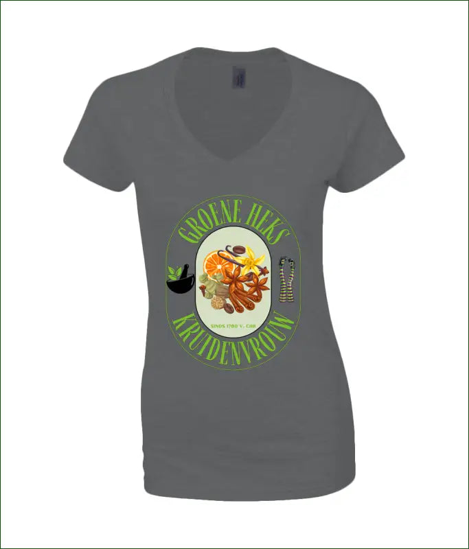 SoftStyle V-Hals T-Shirt voor Vrouwen ’Groene Heks Kruidenvrouw sinds 1780 v. Chr’ - S / Zwart