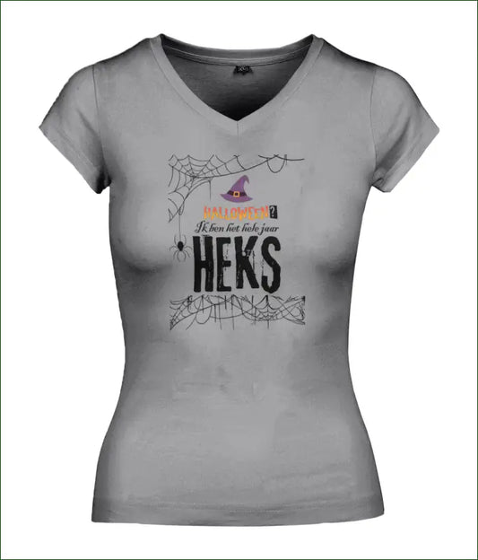 V-Hals T-Shirt voor Vrouwen ’Halloween? Ik ben het hele jaar HEKS’ - XS / Grey - Kleding