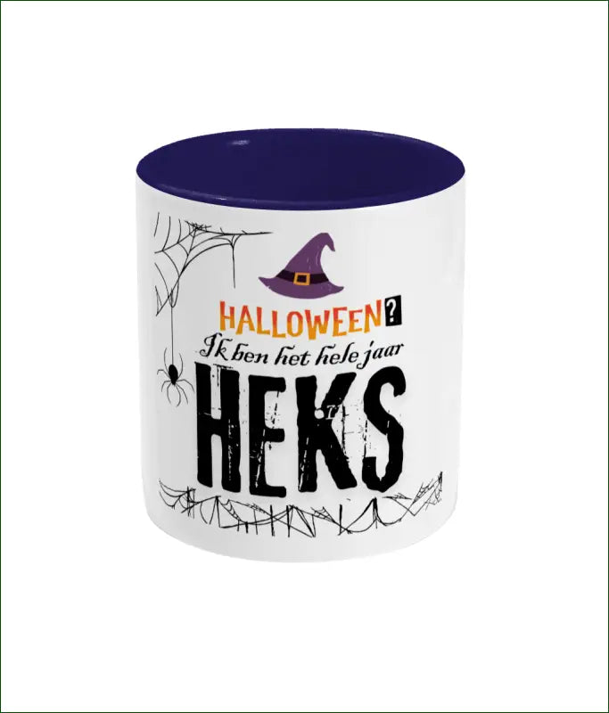 Witte Glanzende Keramische Mok Gekleurd Oor en Binnenkant ’Halloween? Ik ben het hele jaar HEKS’ - Wit/Donkerblauw